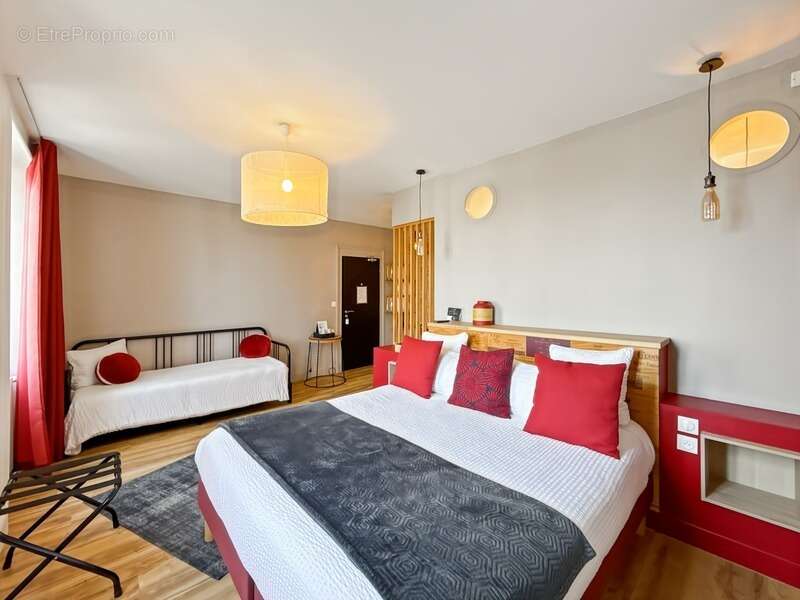 Maison à SAINT-SAUVEUR-D'AUNIS