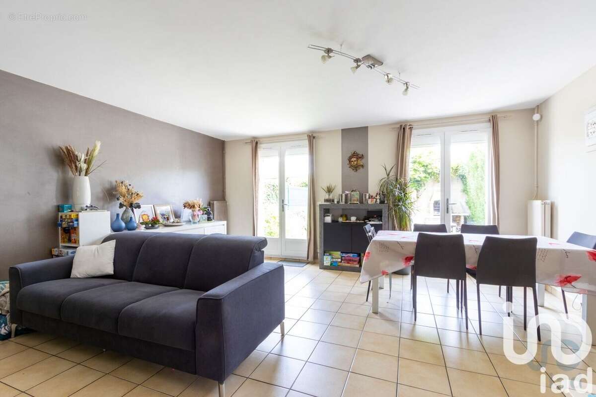 Photo 2 - Maison à BRIE-COMTE-ROBERT