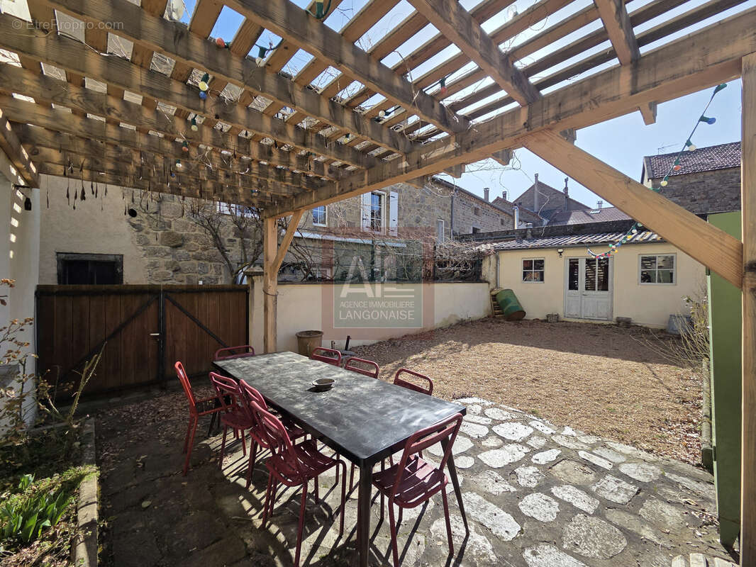 Maison à CHAMBON-LE-CHATEAU