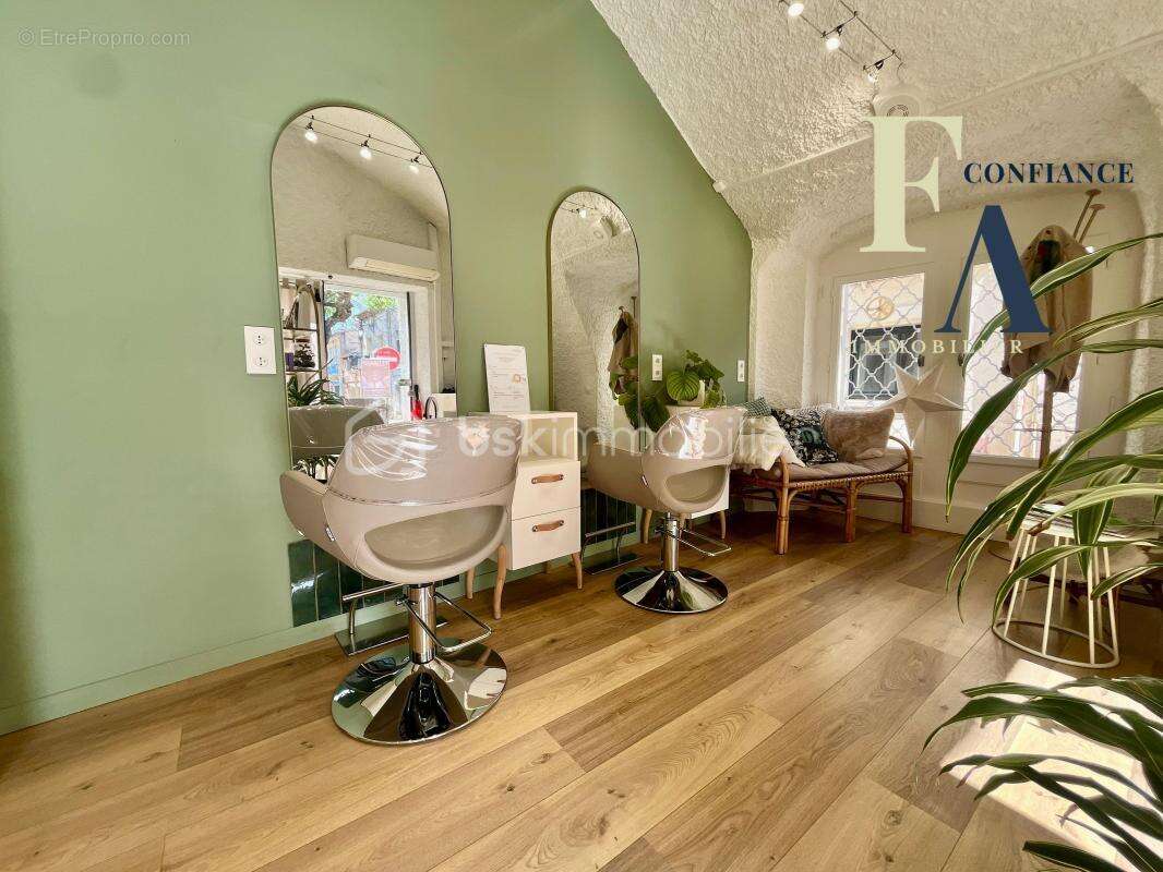 Commerce à COURNONTERRAL