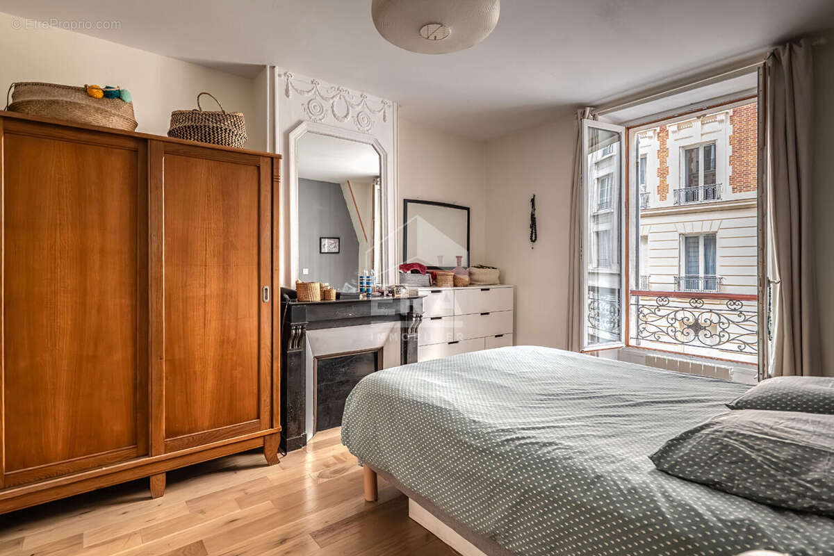 Appartement à PARIS-17E