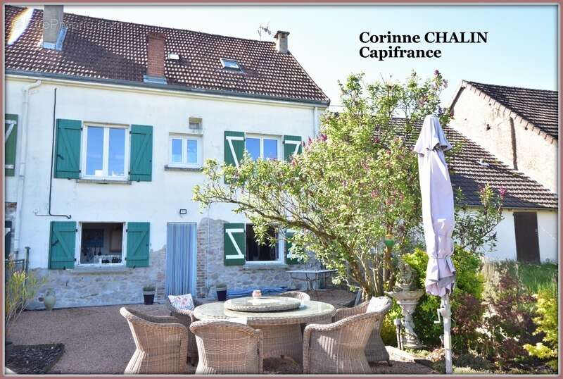 Maison à MONTCOMBROUX-LES-MINES