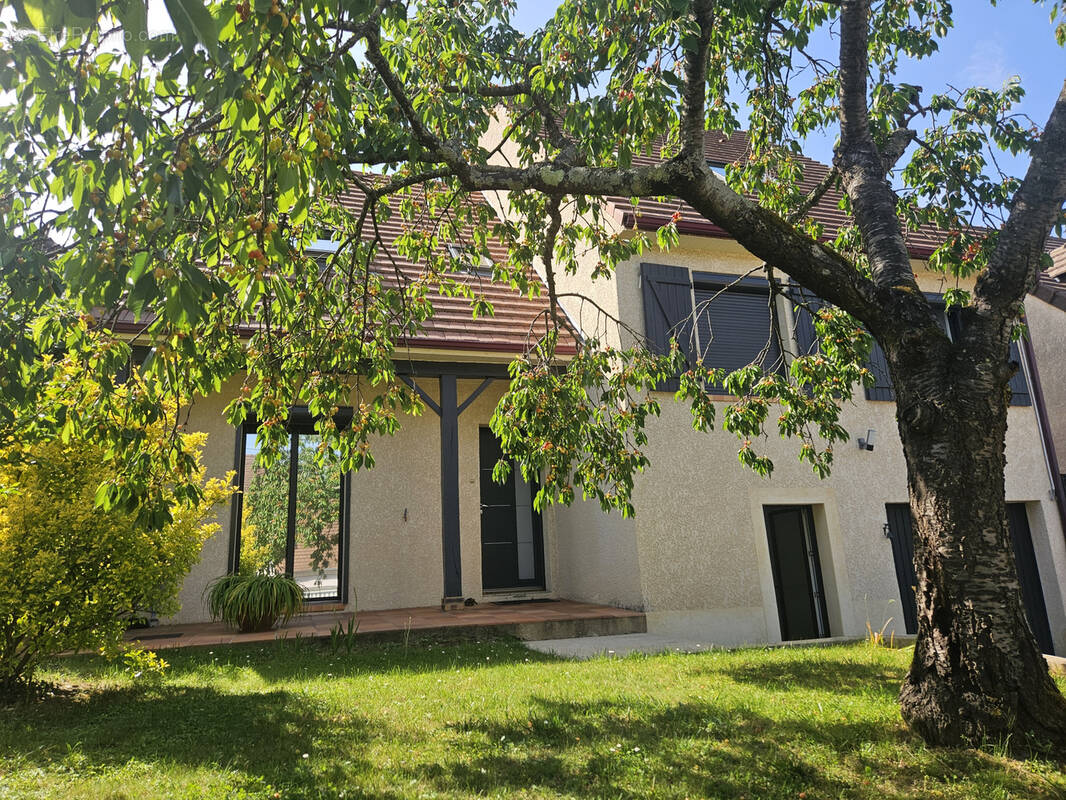 Maison à SAINT-REMY-LES-CHEVREUSE