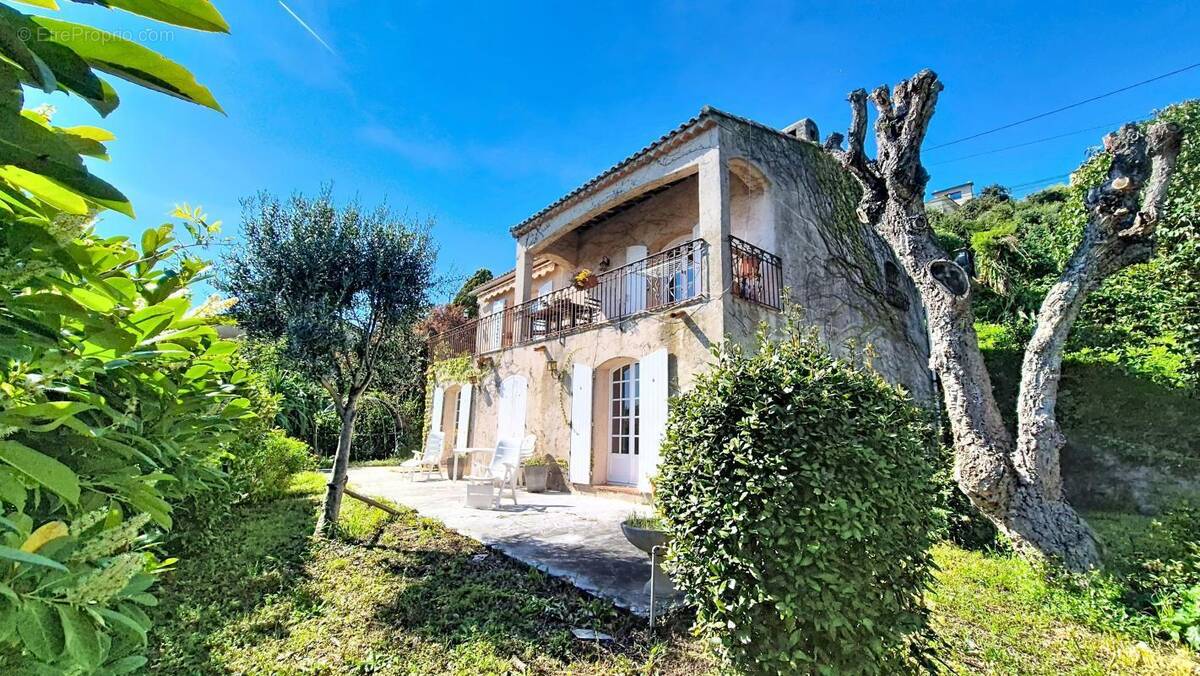 Maison à MANDELIEU-LA-NAPOULE