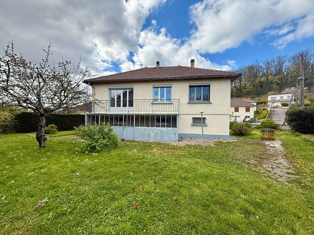 Maison à LONS-LE-SAUNIER