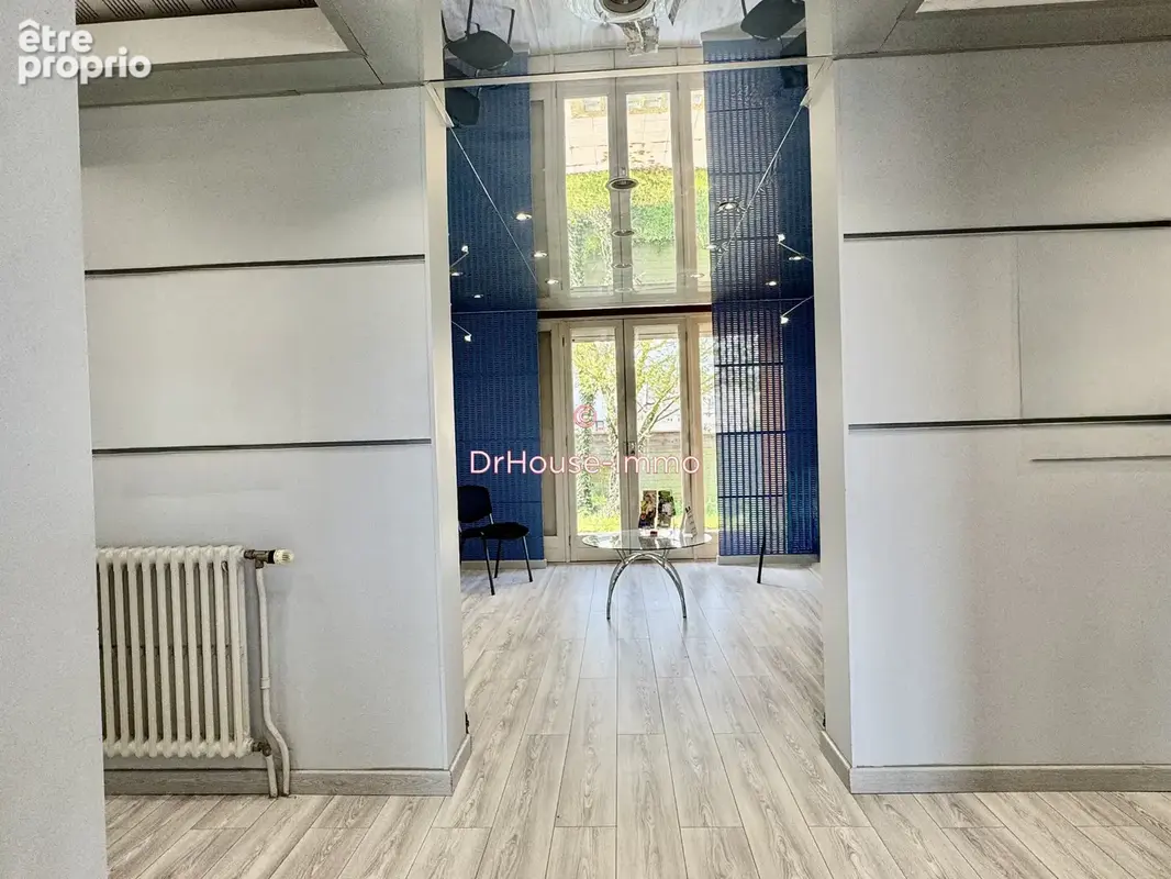 Commerce 192 m² à Compiegne  - photo 2