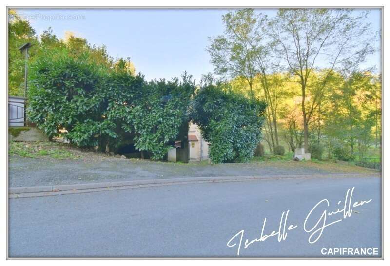 Maison à NERIS-LES-BAINS