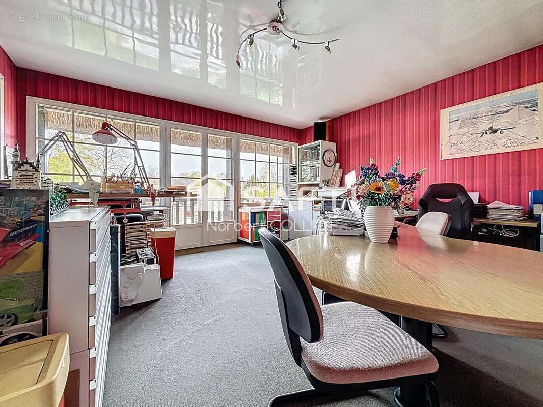 Photo 9 - Maison à LE MESNIL-SAINT-DENIS