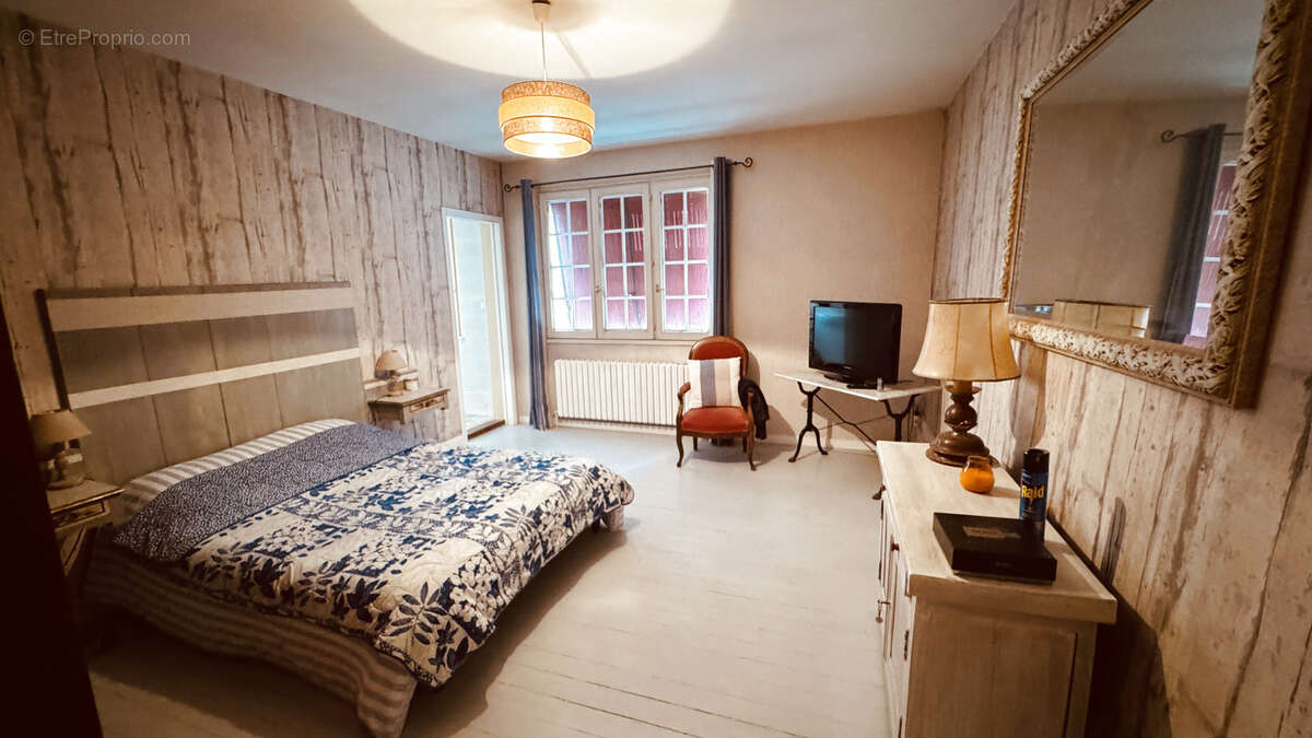 Maison à SERMIZELLES