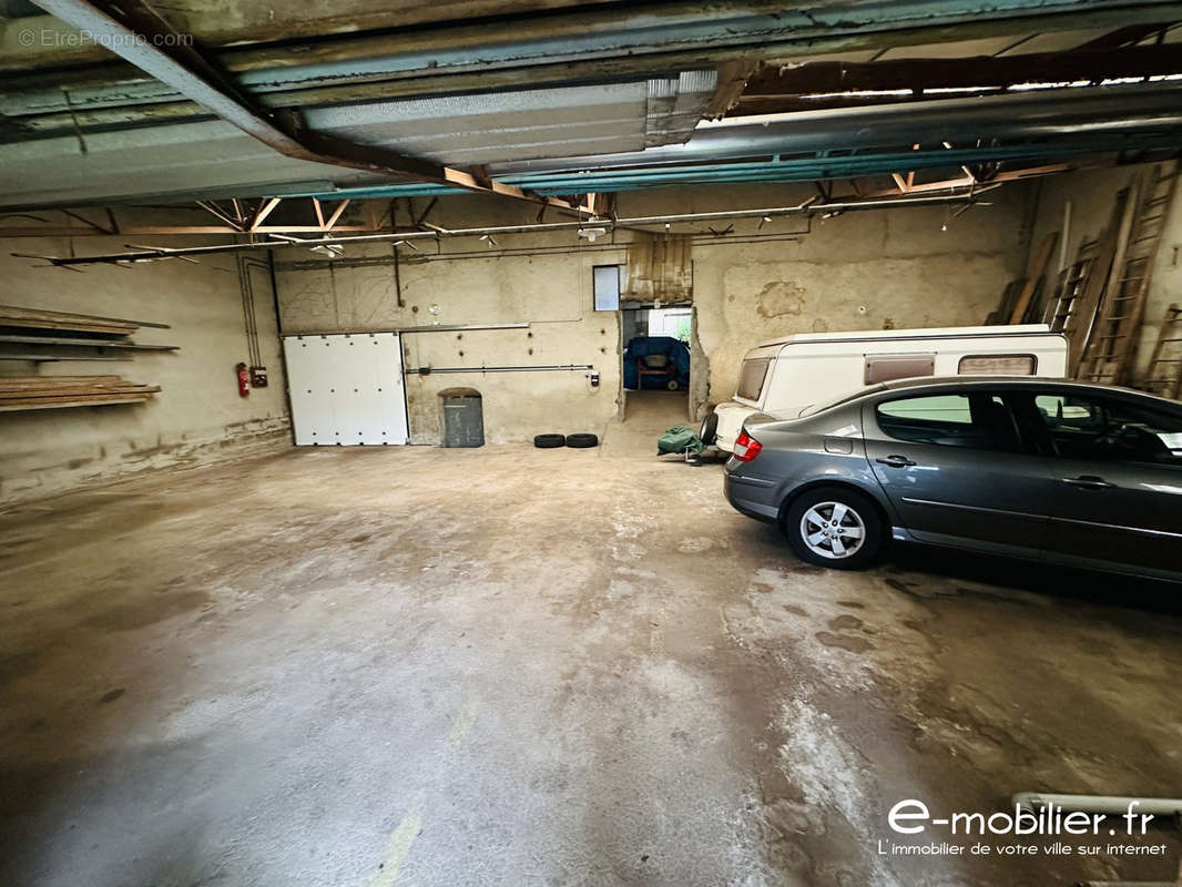 Maison à SAINT-DENIS-DE-CABANNE