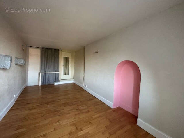 EXCLUSIVITE, maison 2 chambres, terrasse, jardin et dépendance en quartier historique. - photo 10