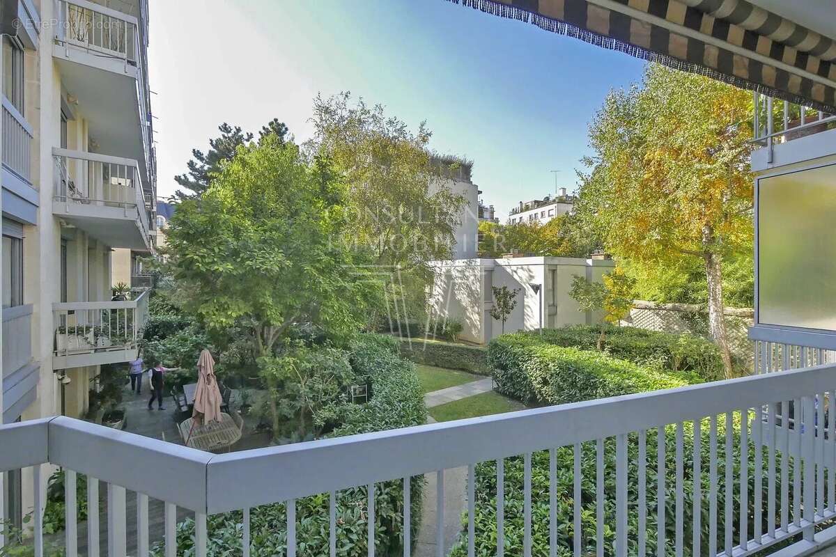 Appartement à NEUILLY-SUR-SEINE