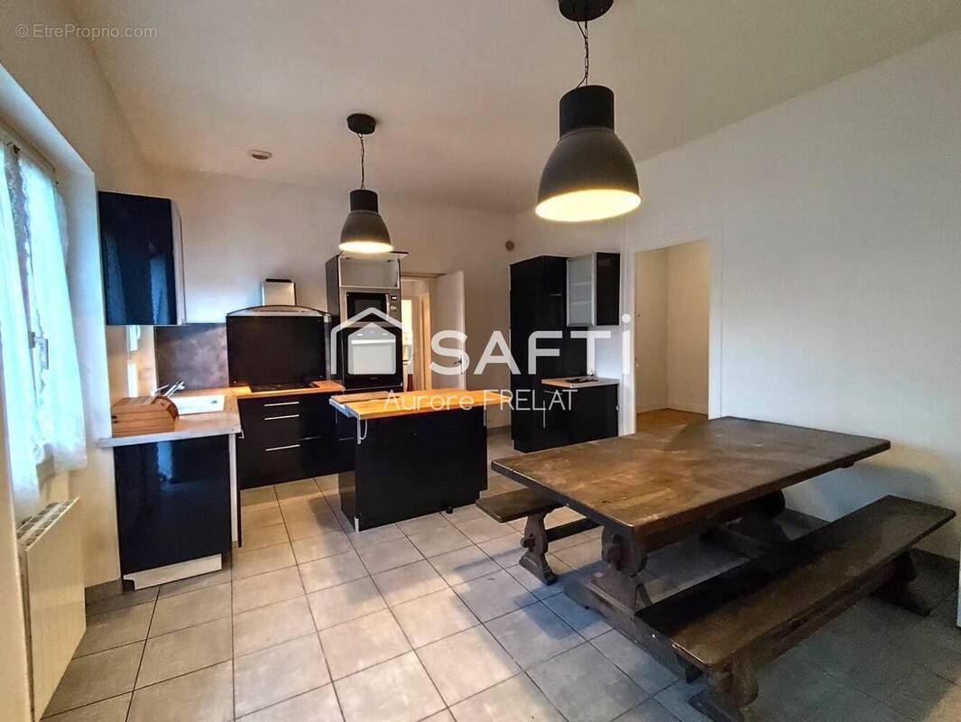 Photo 1 - Maison à PORT-DE-PILES