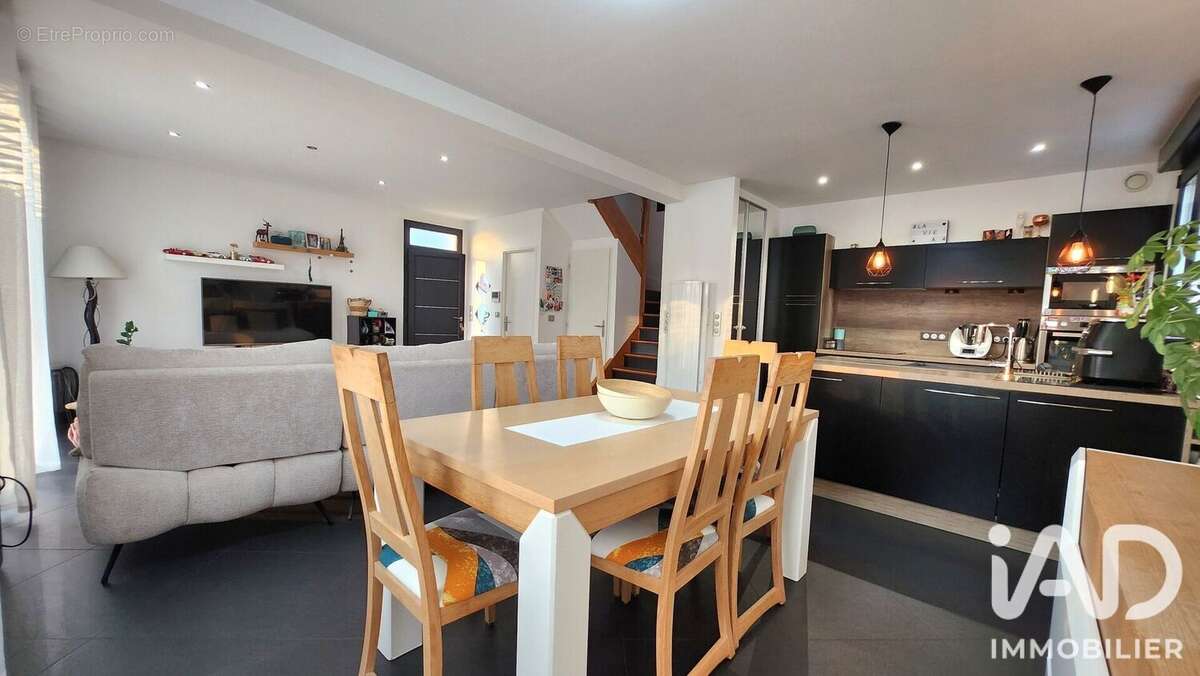 Maison 136 m² à Gretz-Armainvilliers  - photo 5