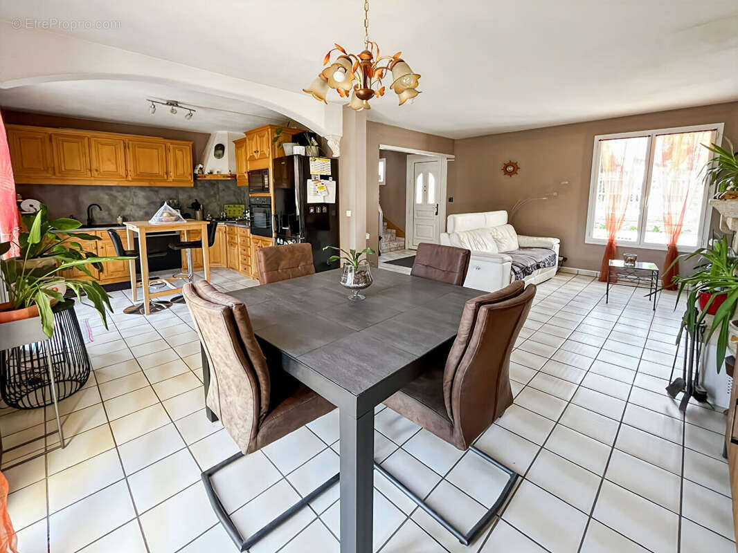 Maison à SAULX-LES-CHARTREUX