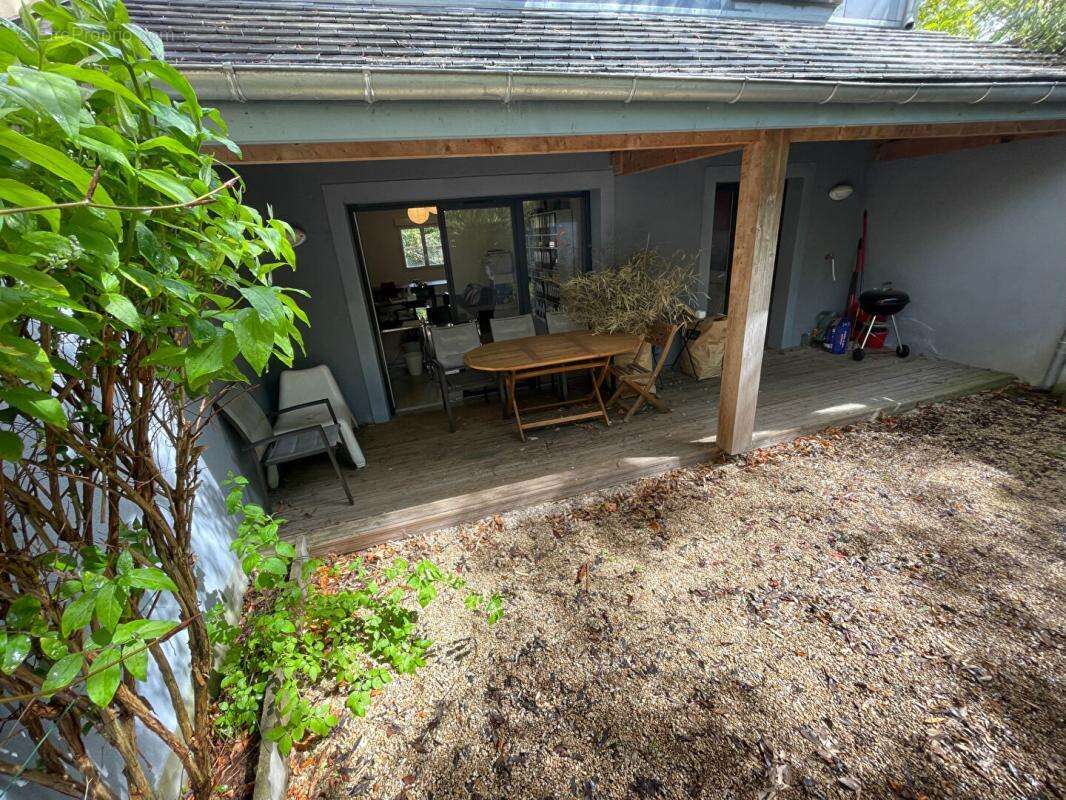 Maison à SAINT-ARNOULT-EN-YVELINES