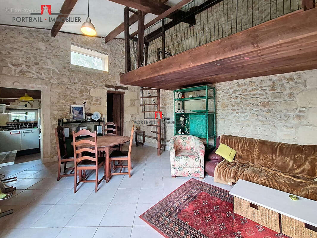 Maison à BLANQUEFORT