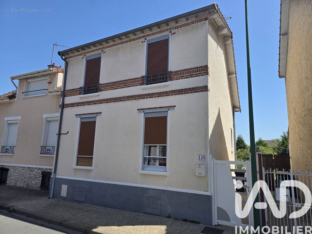 Photo 1 - Maison à BRAY-SUR-SEINE