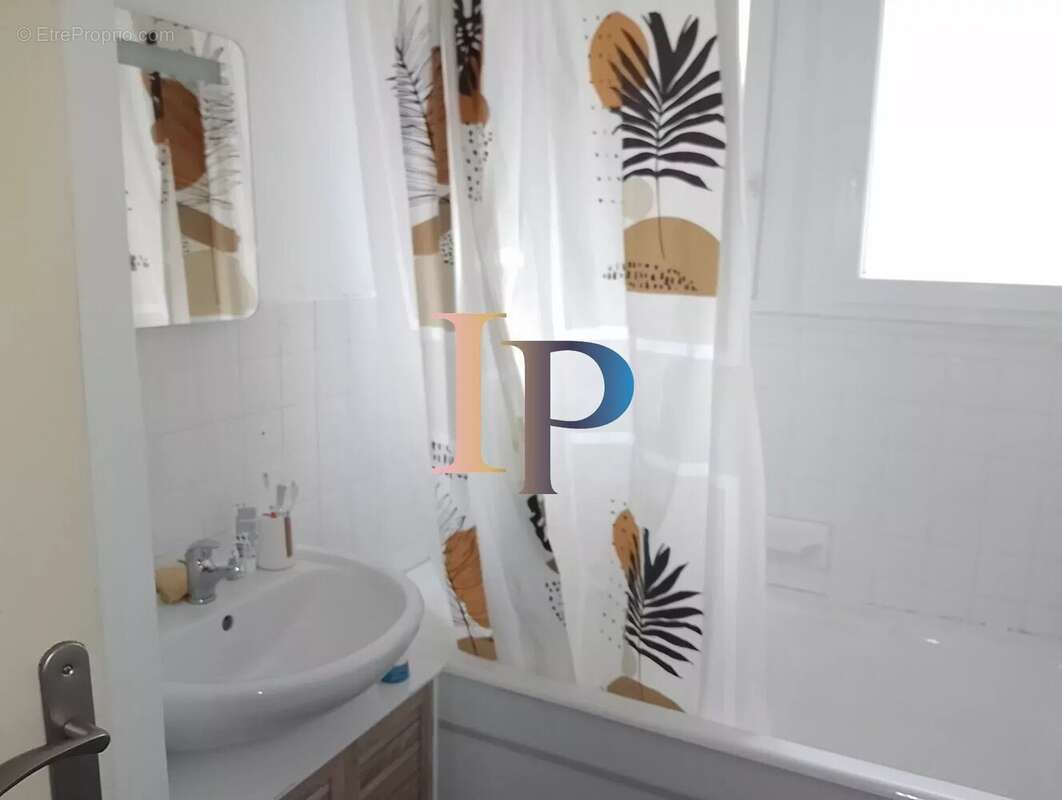 Maison à LA CLAYETTE