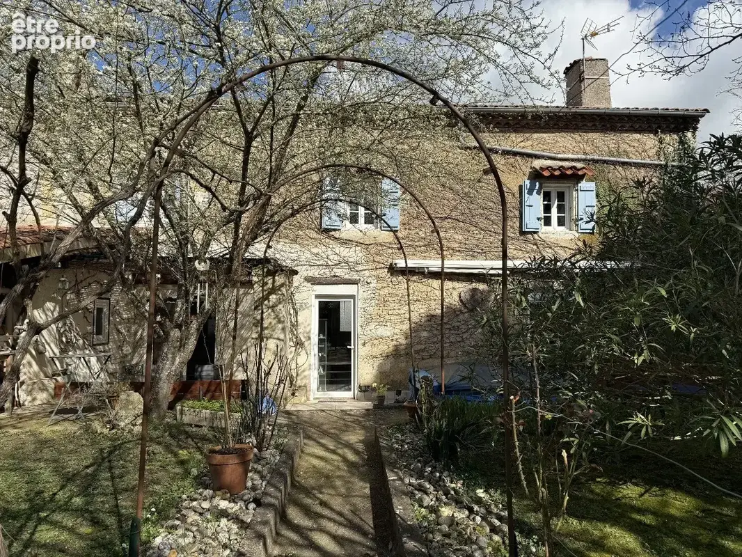 Maison de village magnifiquement rénovée avec jardin - photo 11