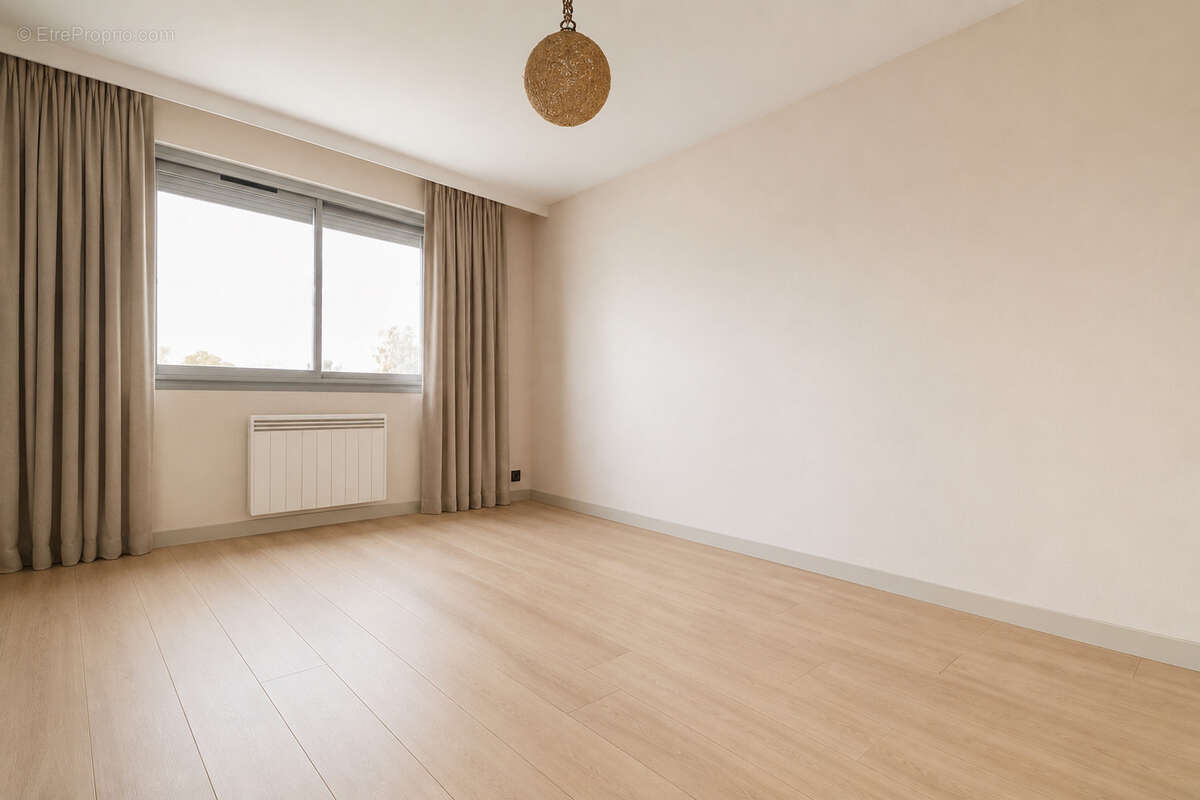 Appart 157 m2, T7, climatisé, balcon, garages, proche centre ville - photo 16