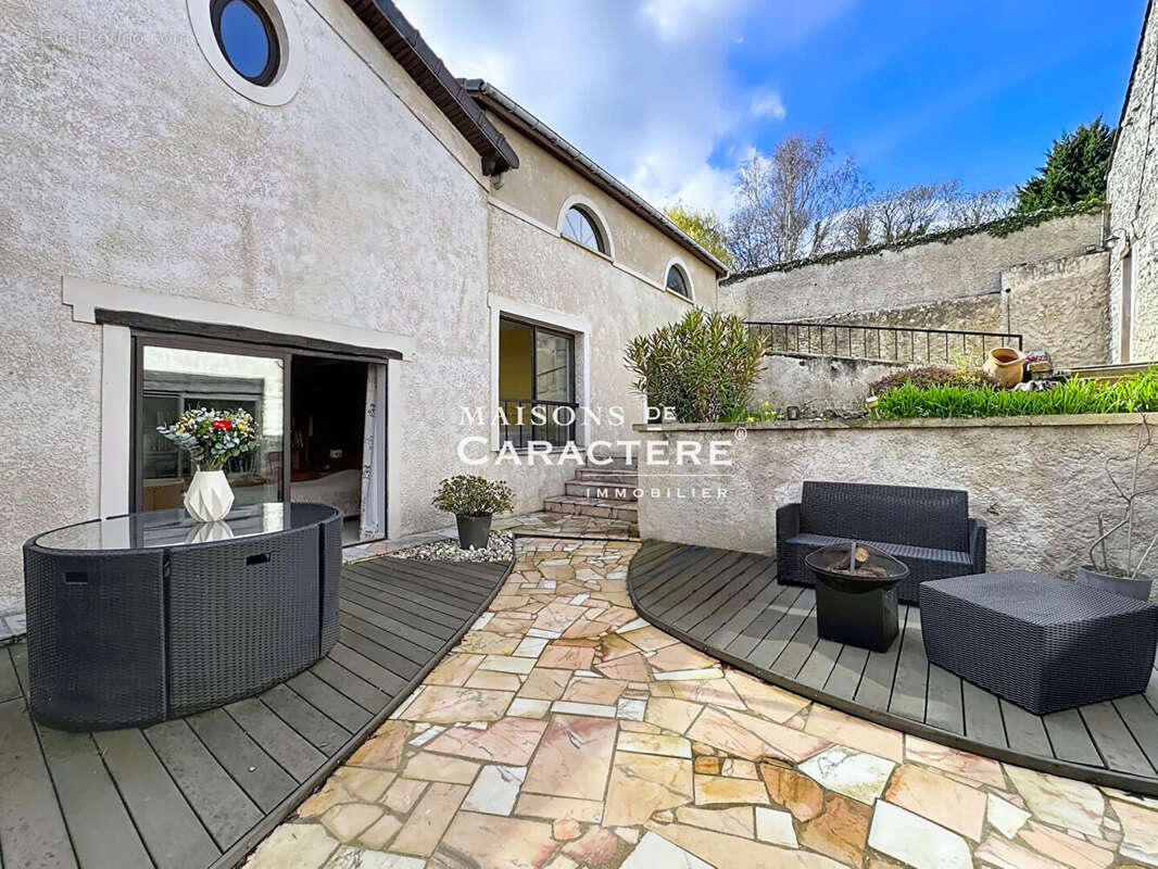 Maison à BEYNES