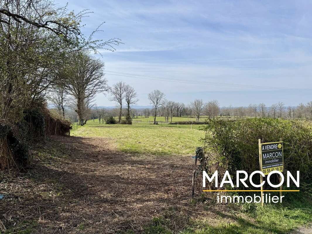 Terrain à SAINT-LAURENT