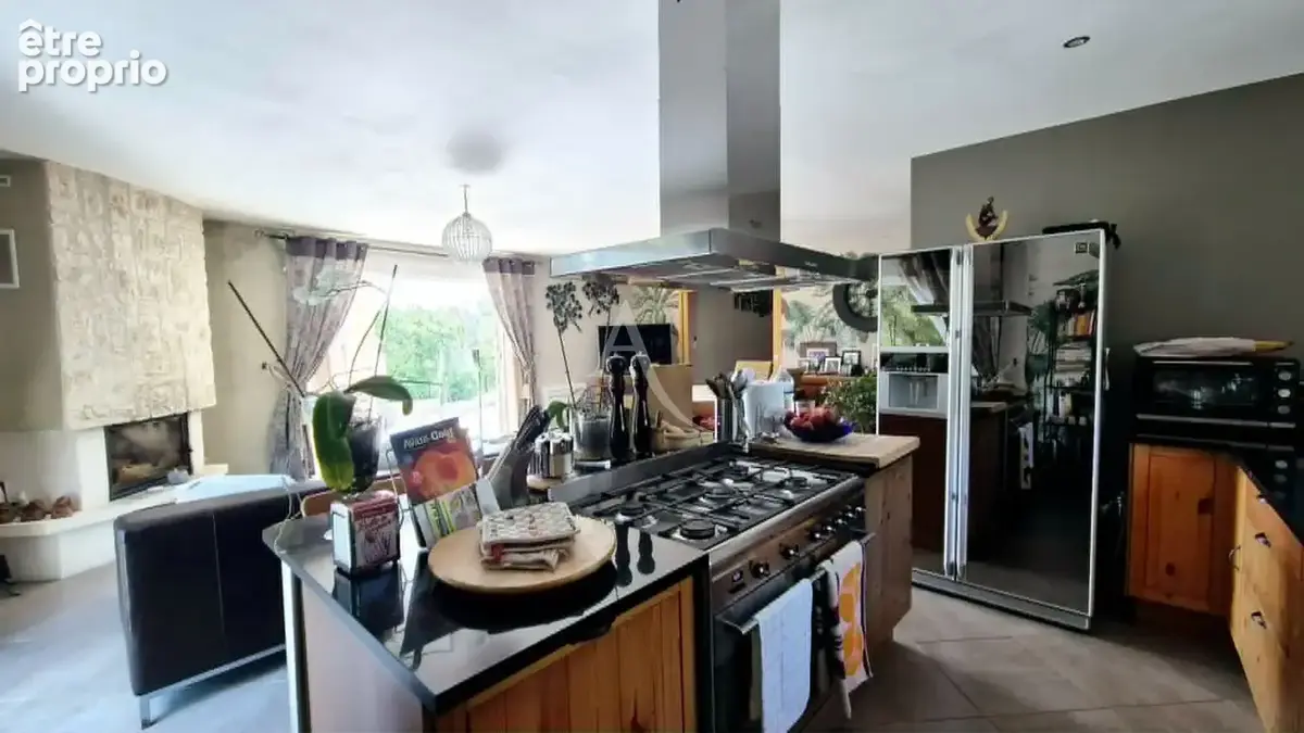 POUSSAN - Superbe villa de plain-pied  120 m² avec piscine et terrain de 1 300 m² - photo 4
