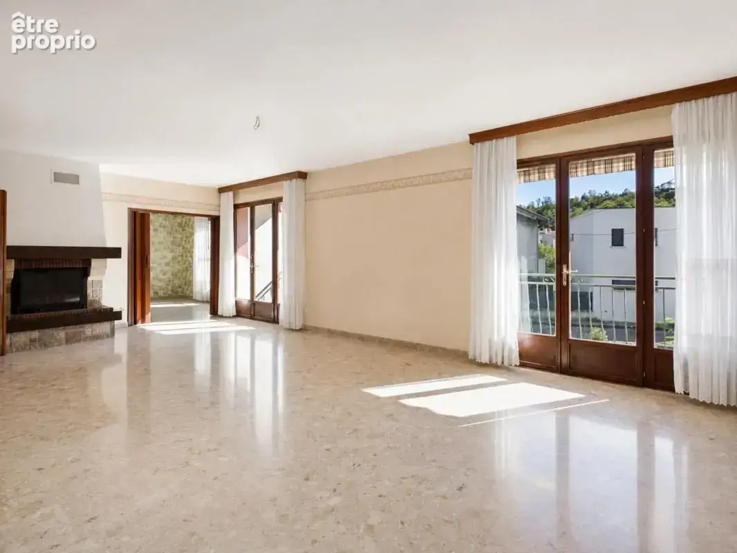 Maison de 8 pièces de 226,7 m² à Valence - photo 3