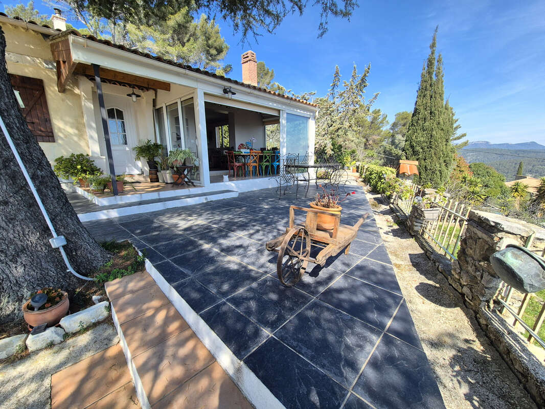 Maison à SOLLIES-VILLE