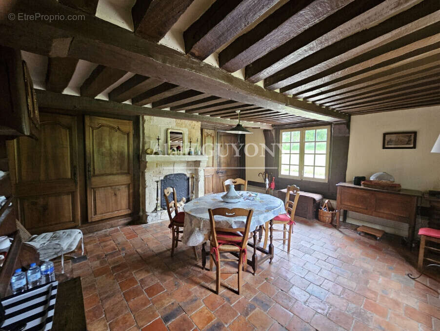 Maison à PONT-L&#039;EVEQUE