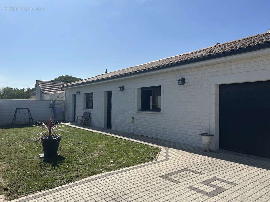 Maison à JAUNAY-CLAN