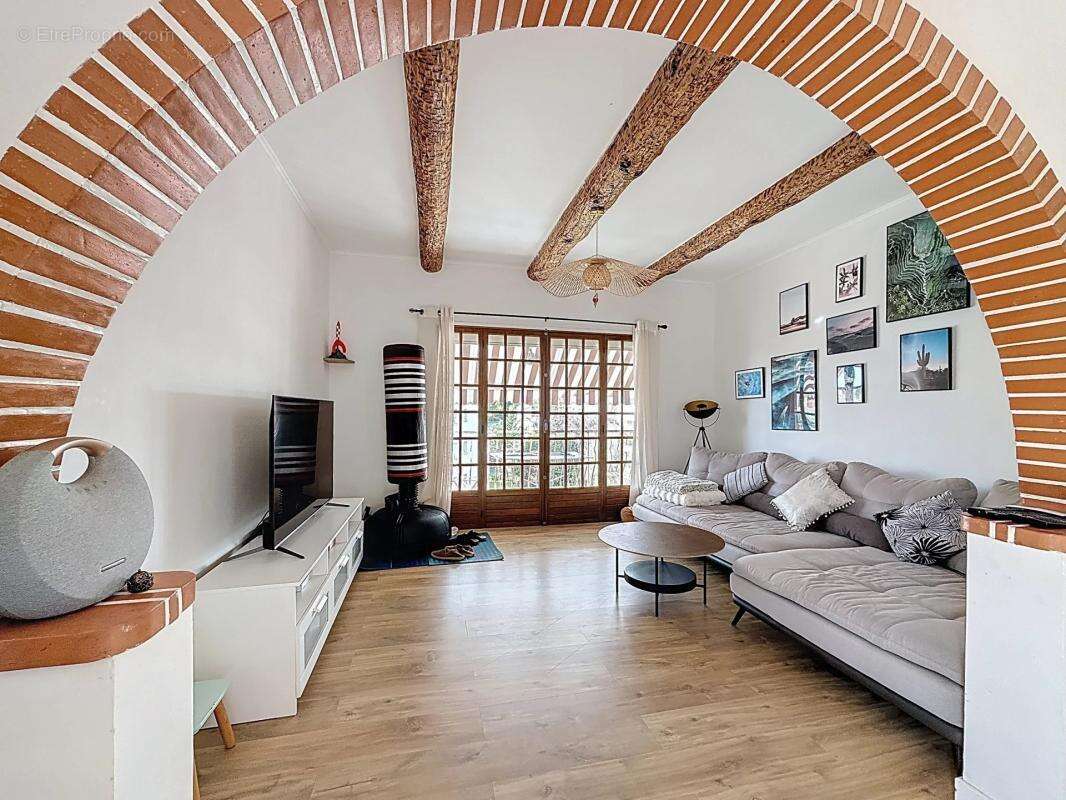 Nice Cimiez : Propriété de 435m² comprenant 6 appartements - photo 5