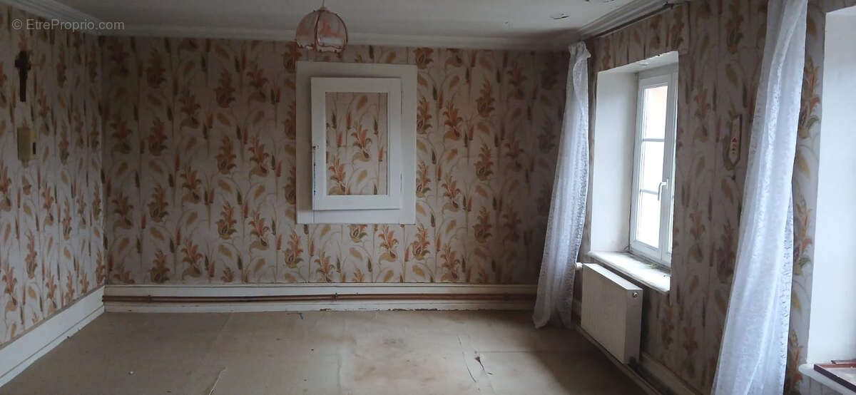 Maison à ROUGEGOUTTE