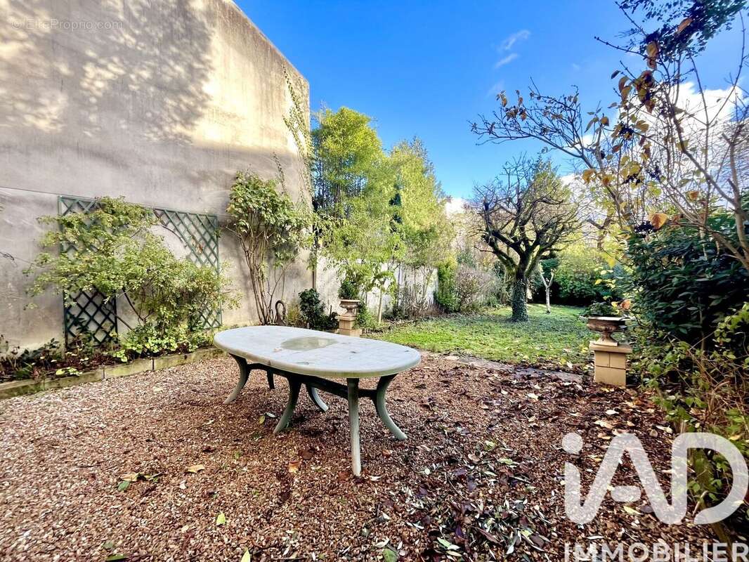 Photo 2 - Maison à ISSY-LES-MOULINEAUX