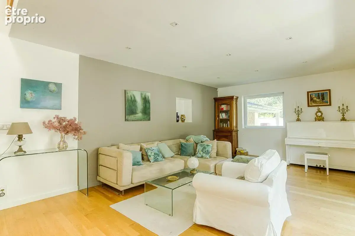 Maison 175 m² à Charbonnieres-Les-Bains  - photo 9