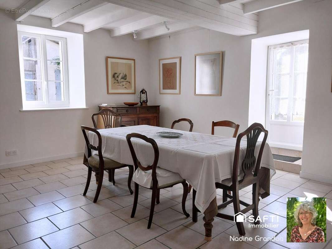 Maison 208 m² à Les Essards  - photo 9