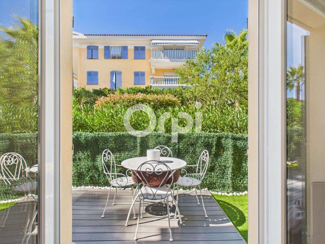 Appartement à MANDELIEU-LA-NAPOULE