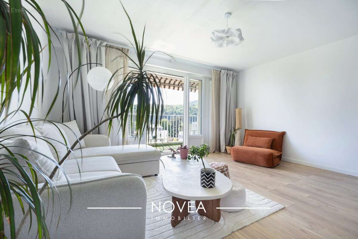 Appartement à FONTAINES-SUR-SAONE