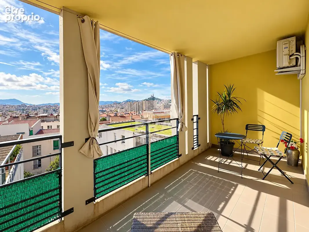 Appartement à MARSEILLE-1E