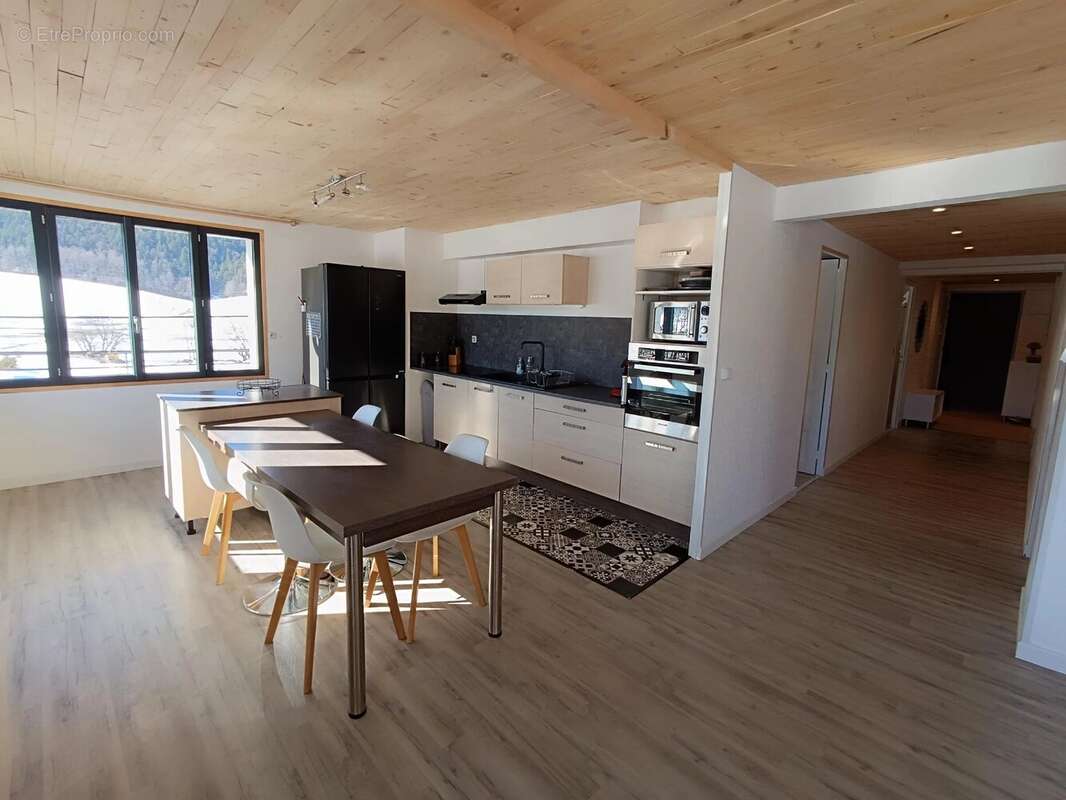 Appartement à MEAUDRE