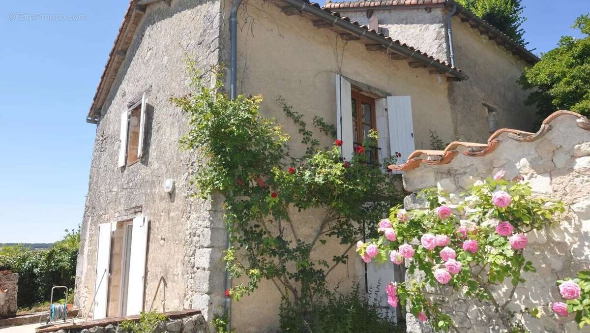 Maison à COURGEAC