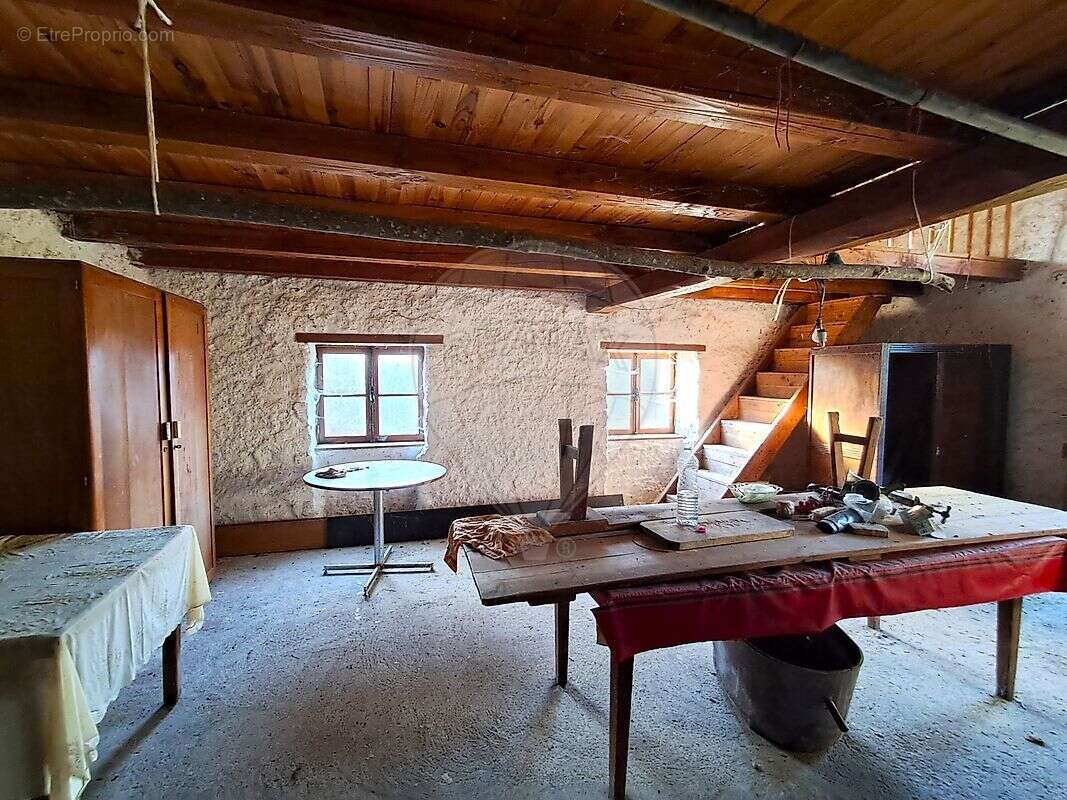 Maison à SAINT-NIZIER-D'AZERGUES