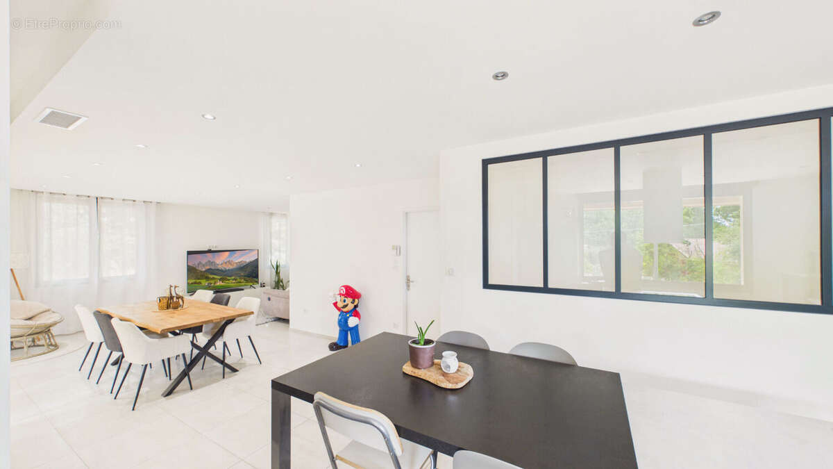 Maison entièrement rénovée de 140 m² au calme sans vis à vis - photo 3