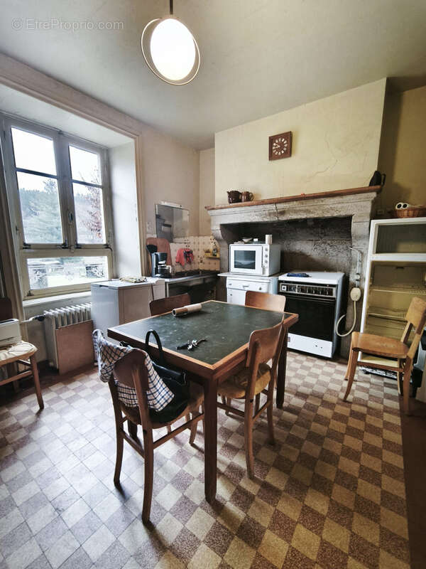 Maison à SAINT-ALYRE-D'ARLANC