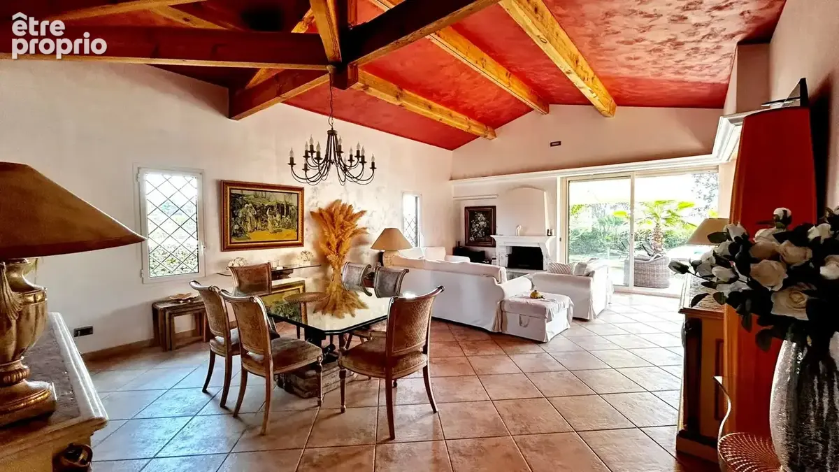Mandelieu Belle Villa de 148 m² Dans un domaine fermé sécurisé. - photo 9