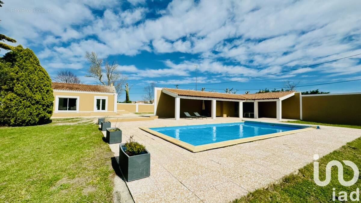 Photo 1 - Maison à ENTRAIGUES-SUR-LA-SORGUE