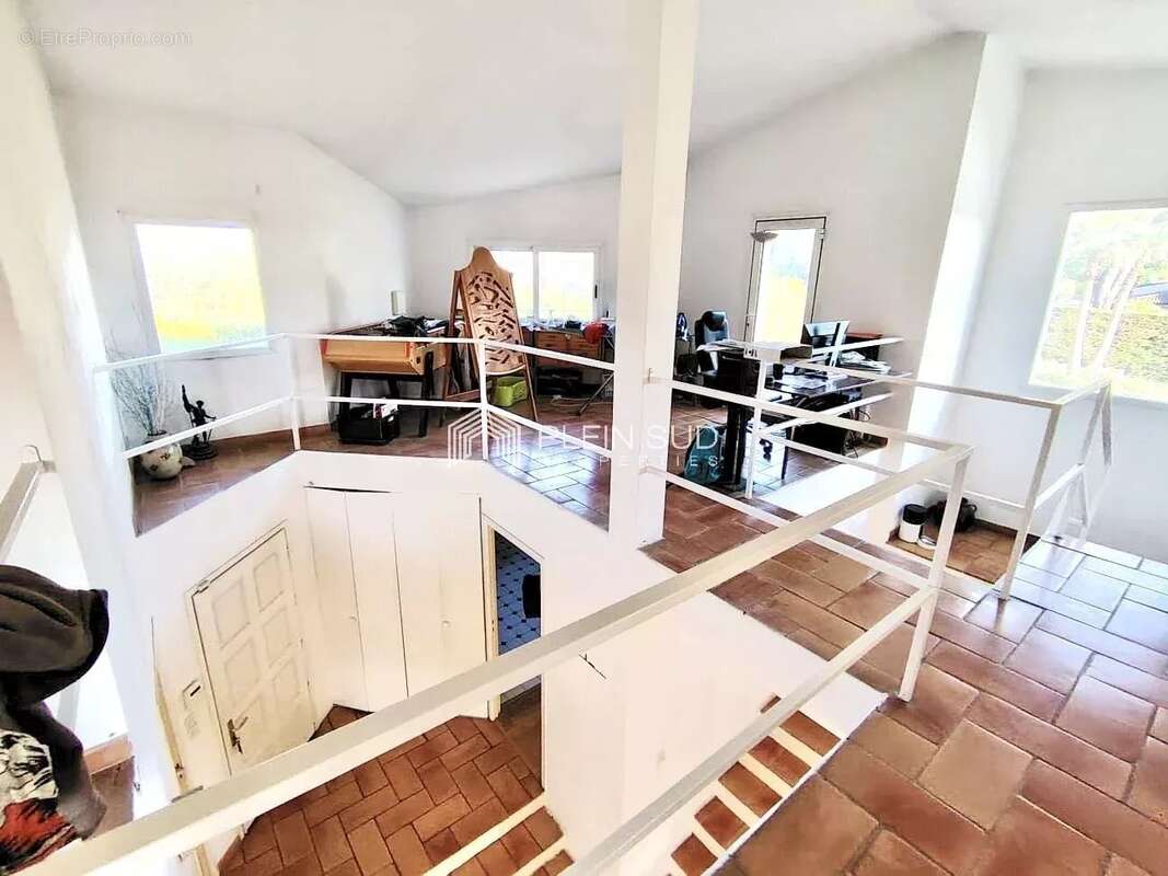 Maison à ROQUEFORT-LES-PINS