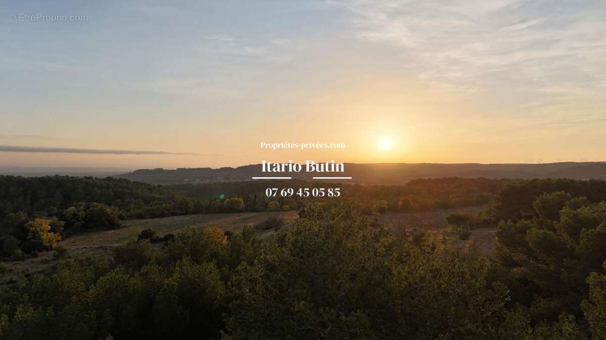 Terrain à CAPESTANG