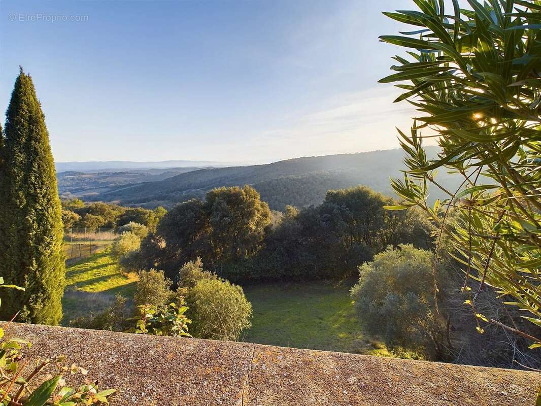 Grande propriété du 17ème siècle avec des vues majestueuses - photo 15